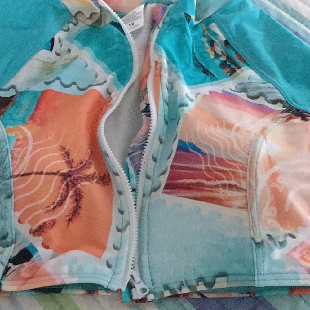 EUC. Worn once. Venus full zip swim top
